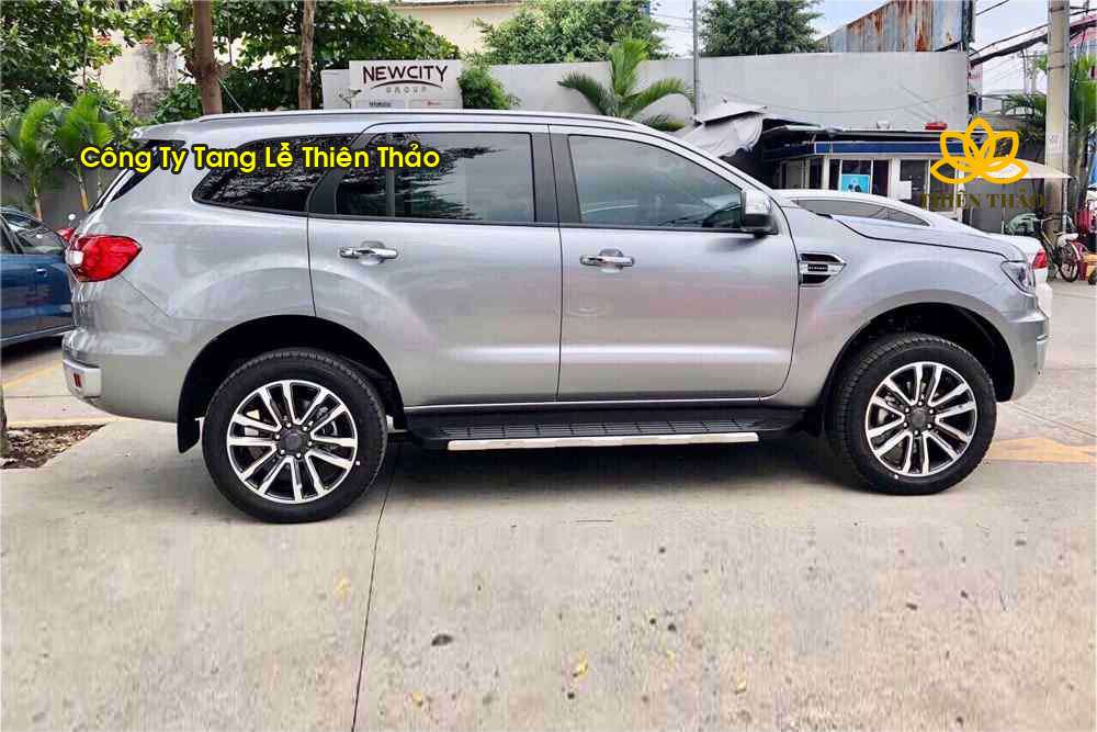 Cho-thue-xe-7-cho-di-dam-tang-o-hai-phong